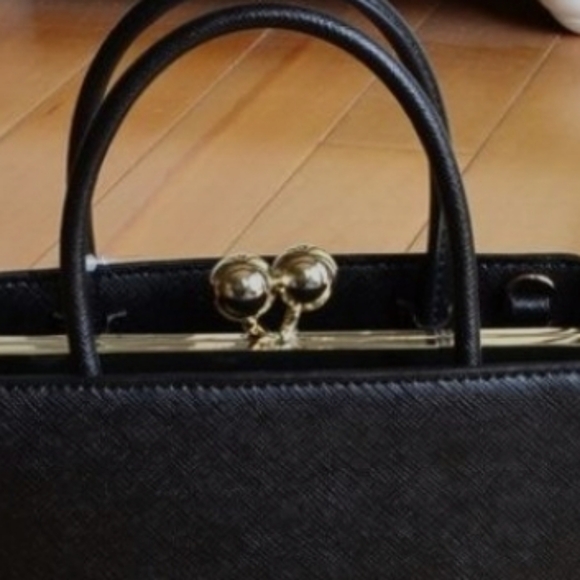 Kate Spade Black Satchel with Gold Accents/ Kisslock/ Crossbody Strap/ BNWOT - Picture 6 of 9